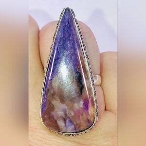 LOVELY RUSSIAN PURPLE CHAROITE TEARDROP STONE. 925 SILVER RING 7 NEW!